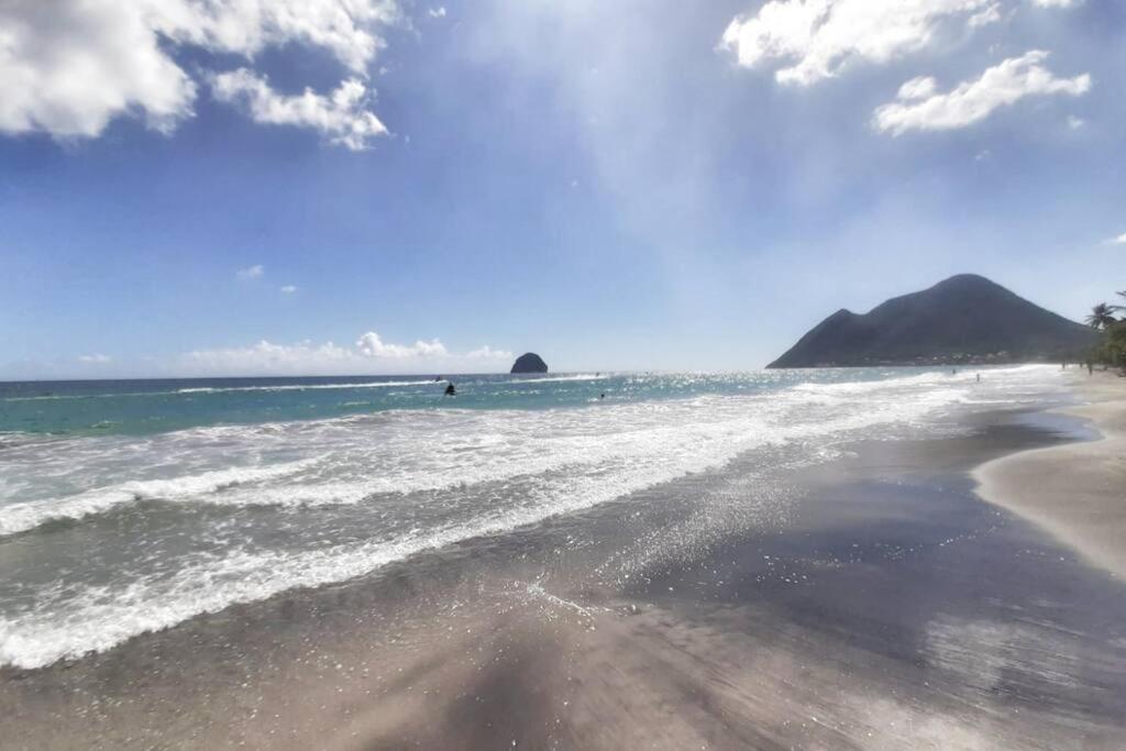 Superbe studio, à 20 mètres de la plage, accès direct Grande Plage Diamant Le Diamant Exterior foto